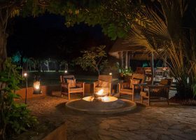 thornicroft-lodge-south-luangwa-mfuwe-area-zambia-in-style-lodge-campfire